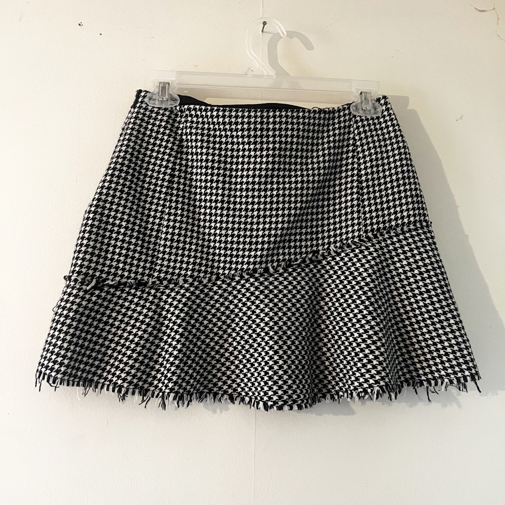Houndstooth tweed skirt